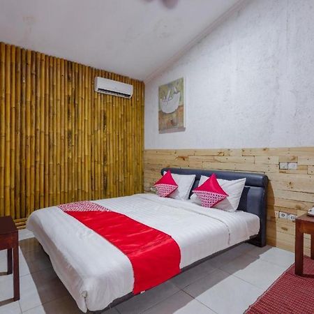 Oyo 2380 Alea Guesthouse Muntilan المظهر الخارجي الصورة