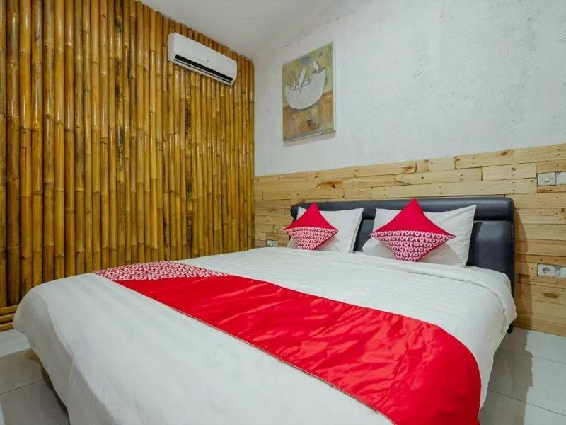 Oyo 2380 Alea Guesthouse Muntilan المظهر الخارجي الصورة