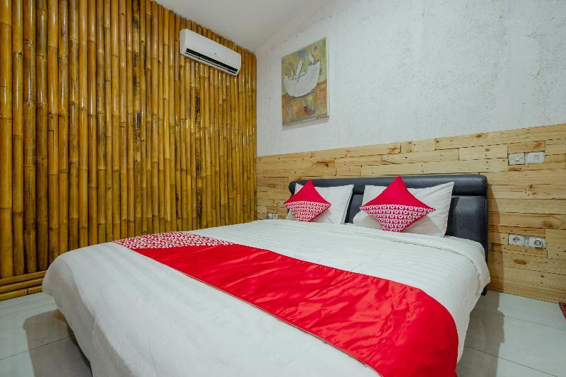 Oyo 2380 Alea Guesthouse Muntilan المظهر الخارجي الصورة