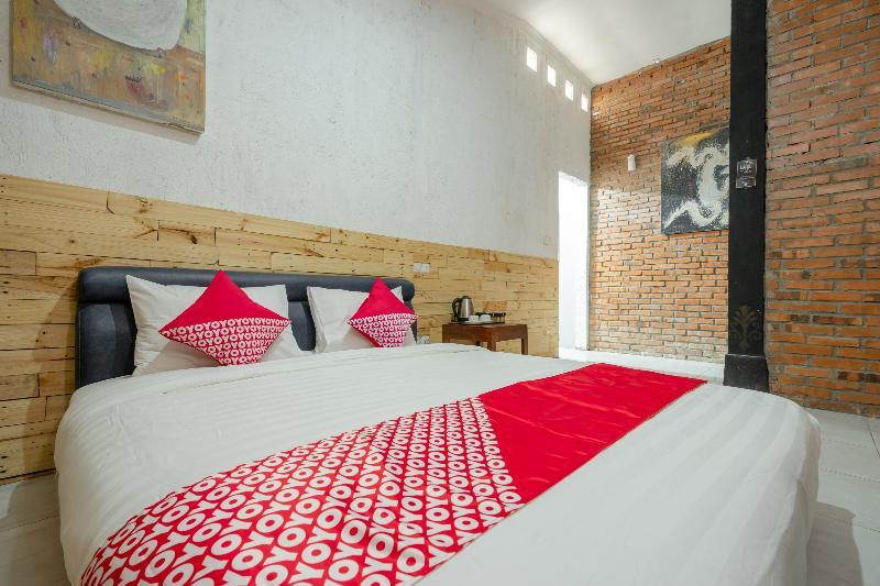 Oyo 2380 Alea Guesthouse Muntilan المظهر الخارجي الصورة
