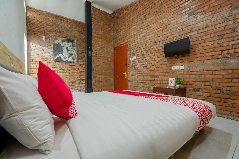 Oyo 2380 Alea Guesthouse Muntilan المظهر الخارجي الصورة