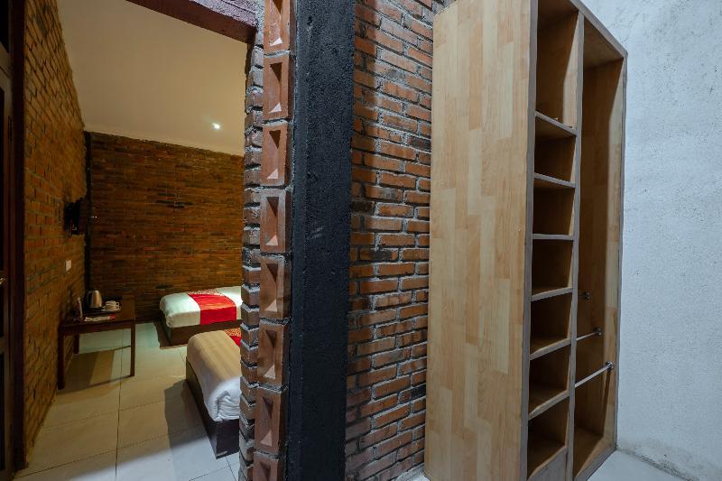 Oyo 2380 Alea Guesthouse Muntilan المظهر الخارجي الصورة