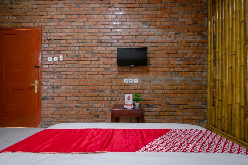 Oyo 2380 Alea Guesthouse Muntilan المظهر الخارجي الصورة