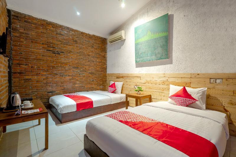 Oyo 2380 Alea Guesthouse Muntilan المظهر الخارجي الصورة