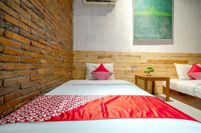 Oyo 2380 Alea Guesthouse Muntilan المظهر الخارجي الصورة